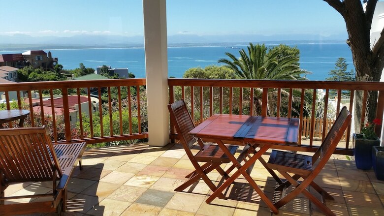 Hostal Aquamarine Guest House