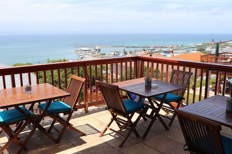 Hostal Aquamarine Guest House