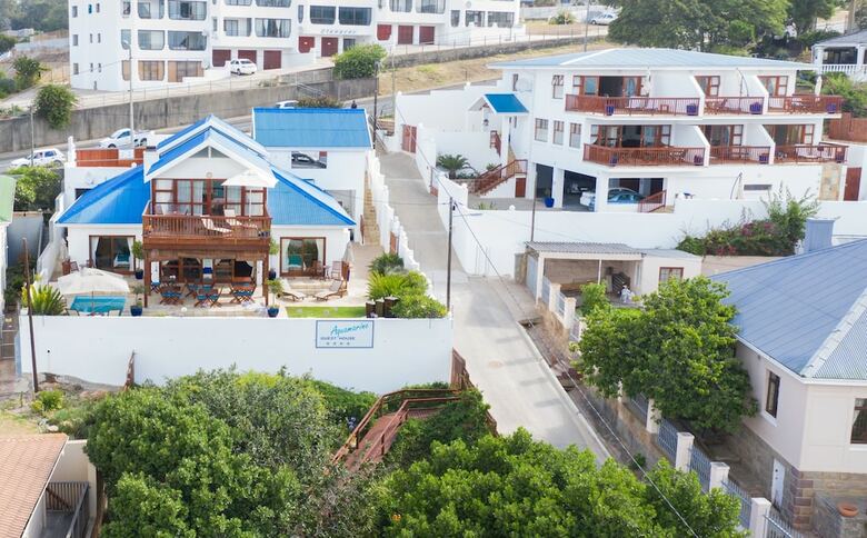 Hostal Aquamarine Guest House
