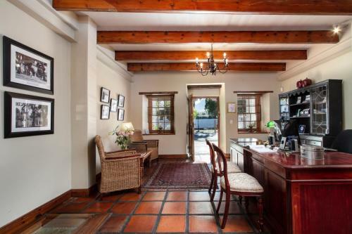 Bed & Breakfast De Hoek Manor