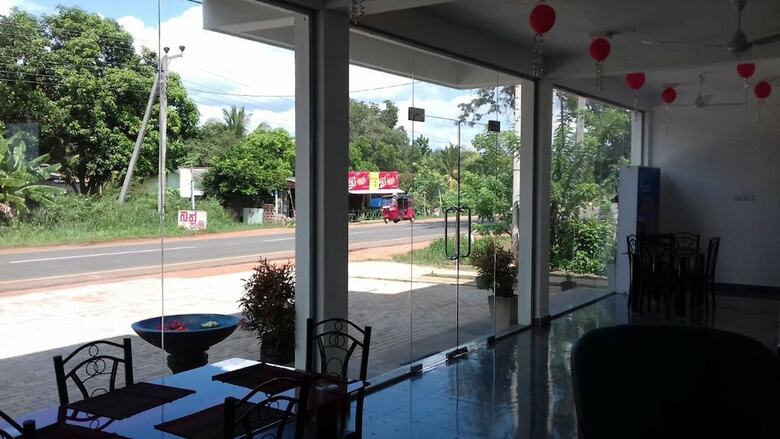 Bed & Breakfast Padmasiri Holiday Resort