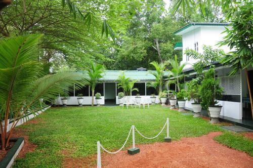 Hostal Levi's Tourist ? Anuradhapura