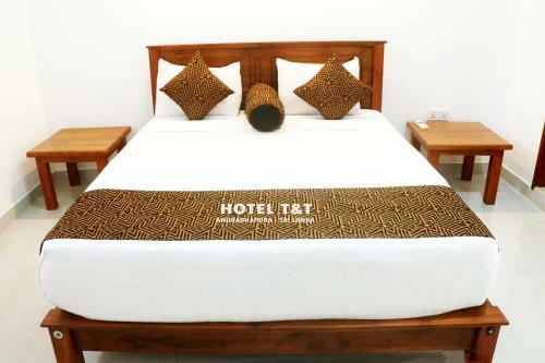 Hotel T & T