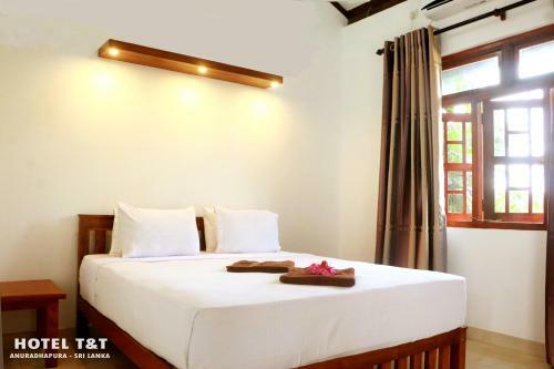 Hotel T & T