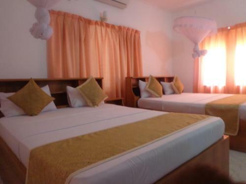 Hotel Cottage Tourist Rest