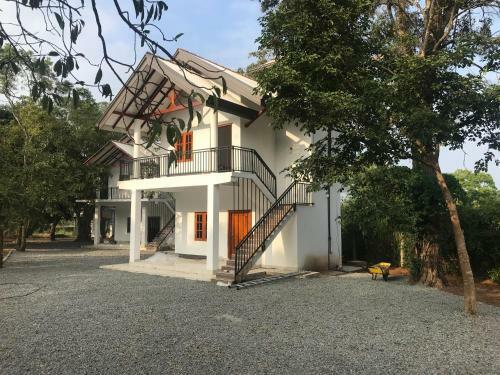Hotel Andarawewa Nature Resort