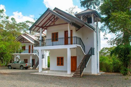 Hotel Andarawewa Nature Resort