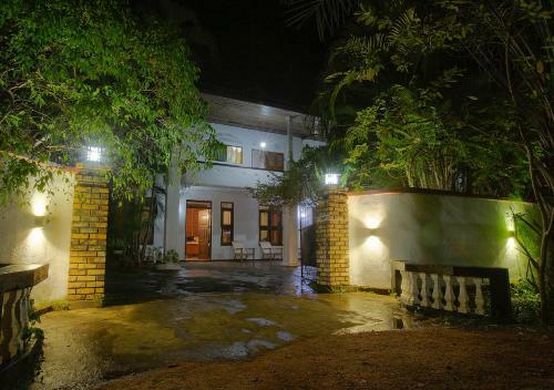 Hotel Aura City Hostel