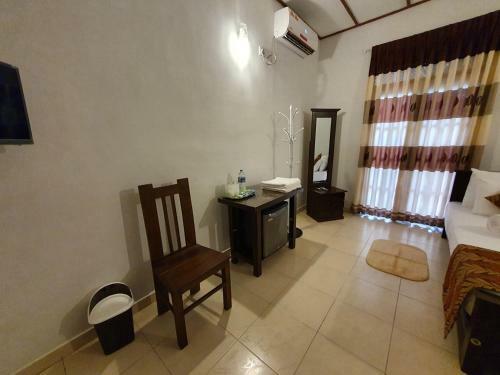 Hostal A And D Holiday Inn