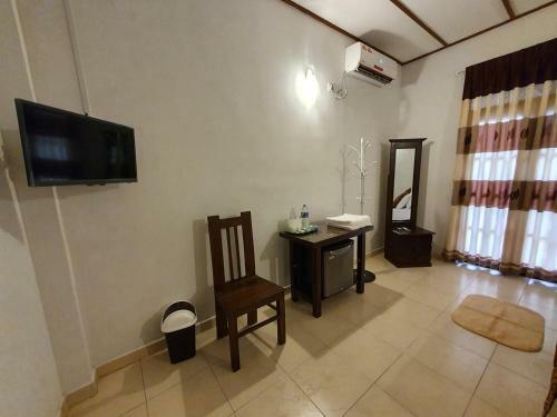 Hostal A And D Holiday Inn