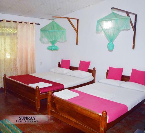 Hostal Sunray Lake Residence