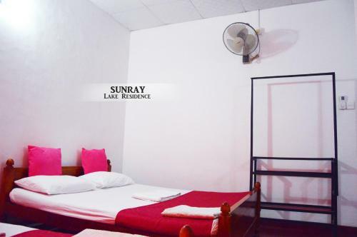 Hostal Sunray Lake Residence
