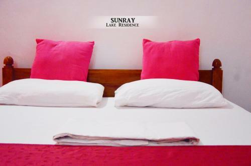 Hostal Sunray Lake Residence