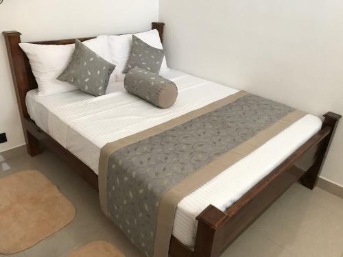 Hostal Royal White Tourist Rest