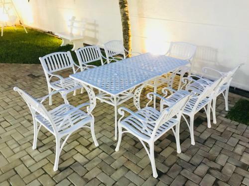 Hostal Royal White Tourist Rest