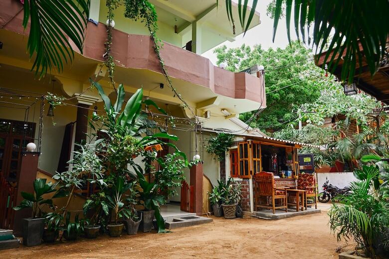 Hotel Lazy Bay