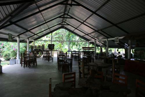 Dambulla Lake Hotel