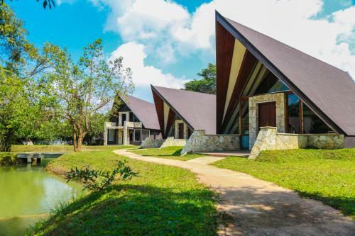 Hotel Liyya Water Villas