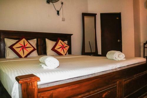 Hotel Deshani Holiday Inn