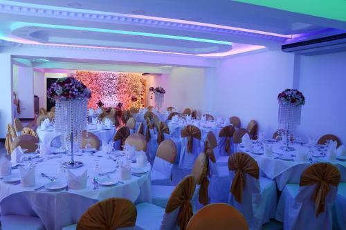 Mount Breeze Hotel