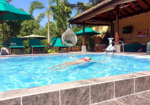 Hotel Nature Cabanas & Floating Restaurant