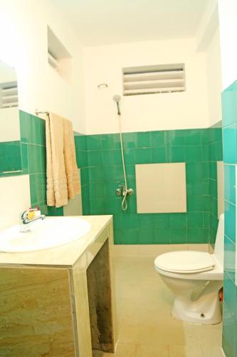 Hikka Holiday Inn