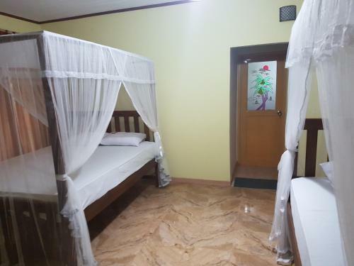 Hotel Moonray
