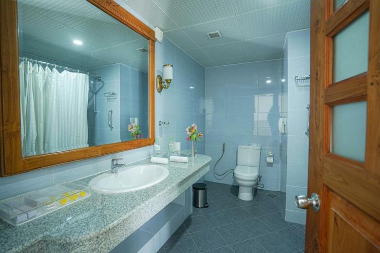 Araliya Green Hills Hotel