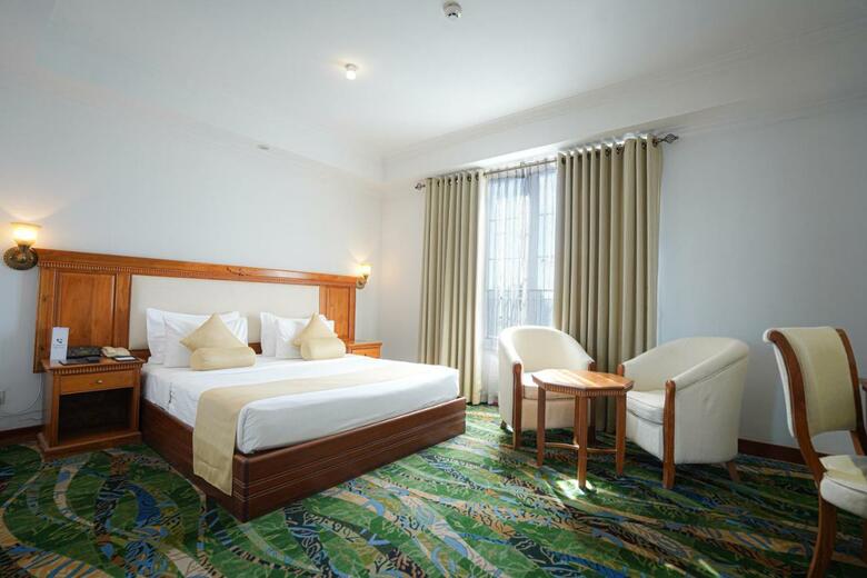 Araliya Green Hills Hotel