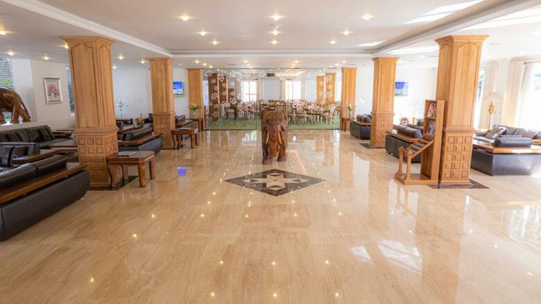 Araliya Green Hills Hotel
