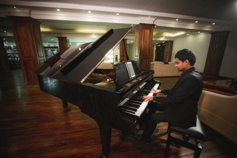 Araliya Green Hills Hotel