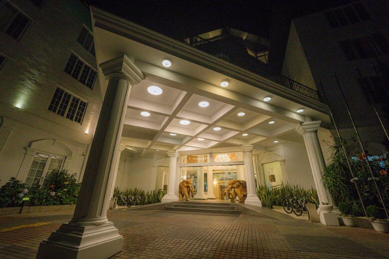 Araliya Green Hills Hotel