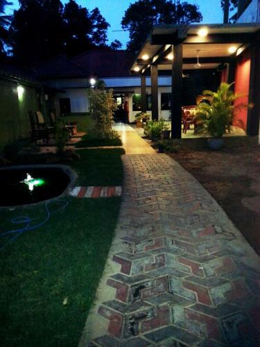 Hotel Yala Wild Safaris