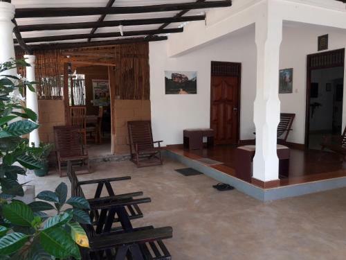 Hostal Landun Sigiri Villas