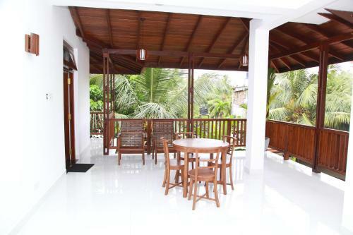 Hostal Submarine Rest