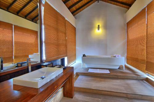Hotel Oak Ray Haridra Beach Resort