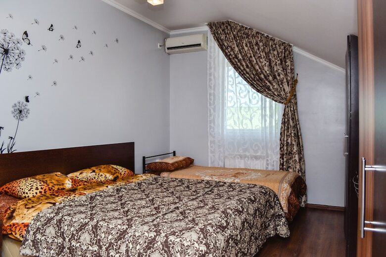 Hostal Alexandra Guest House