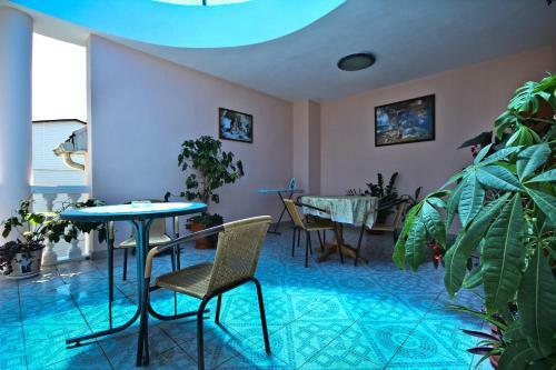 Hostal Milana Guest House