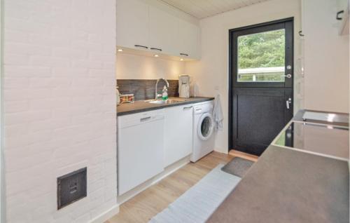 Three-bedroom Holiday Home In Blavand