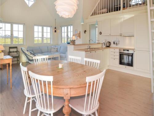 Three-bedroom Holiday Home In Blavand
