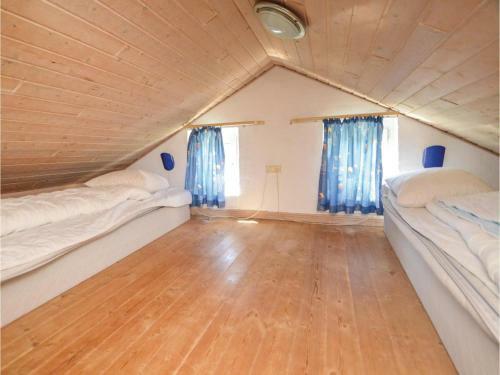 Five-bedroom Holiday Home In Blavand