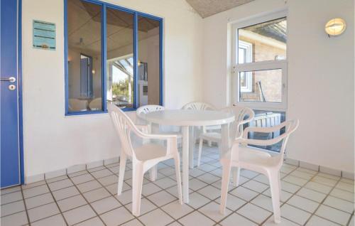 Five-bedroom Holiday Home In Blavand