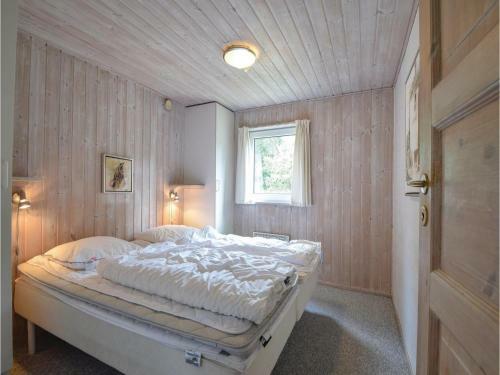 Five-bedroom Holiday Home In Blavand