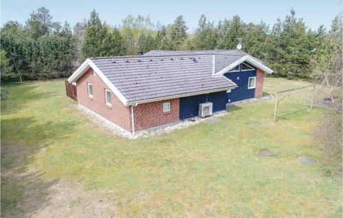 Five-bedroom Holiday Home In Blavand