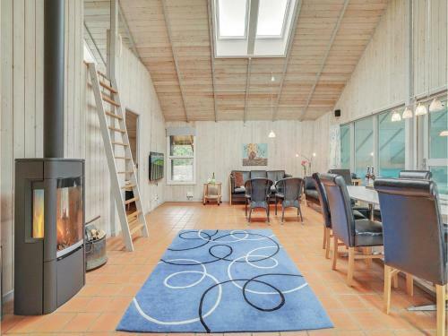 Five-bedroom Holiday Home In Blavand
