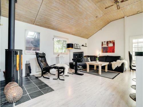 Three-bedroom Holiday Home In Blavand