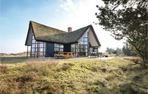 Three-bedroom Holiday Home In Blavand