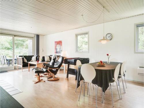 Three-bedroom Holiday Home In Blavand