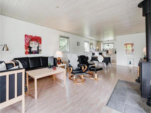 Three-bedroom Holiday Home In Blavand