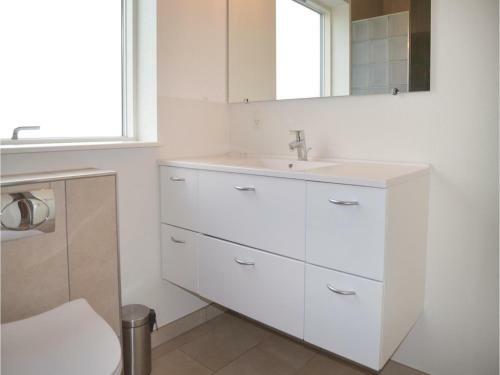 Three-bedroom Holiday Home In Blavand